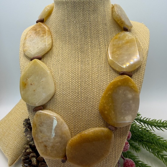Chico’s Quartz Elegant Yellow Stone Necklace Timeless - Picture 14 of 17